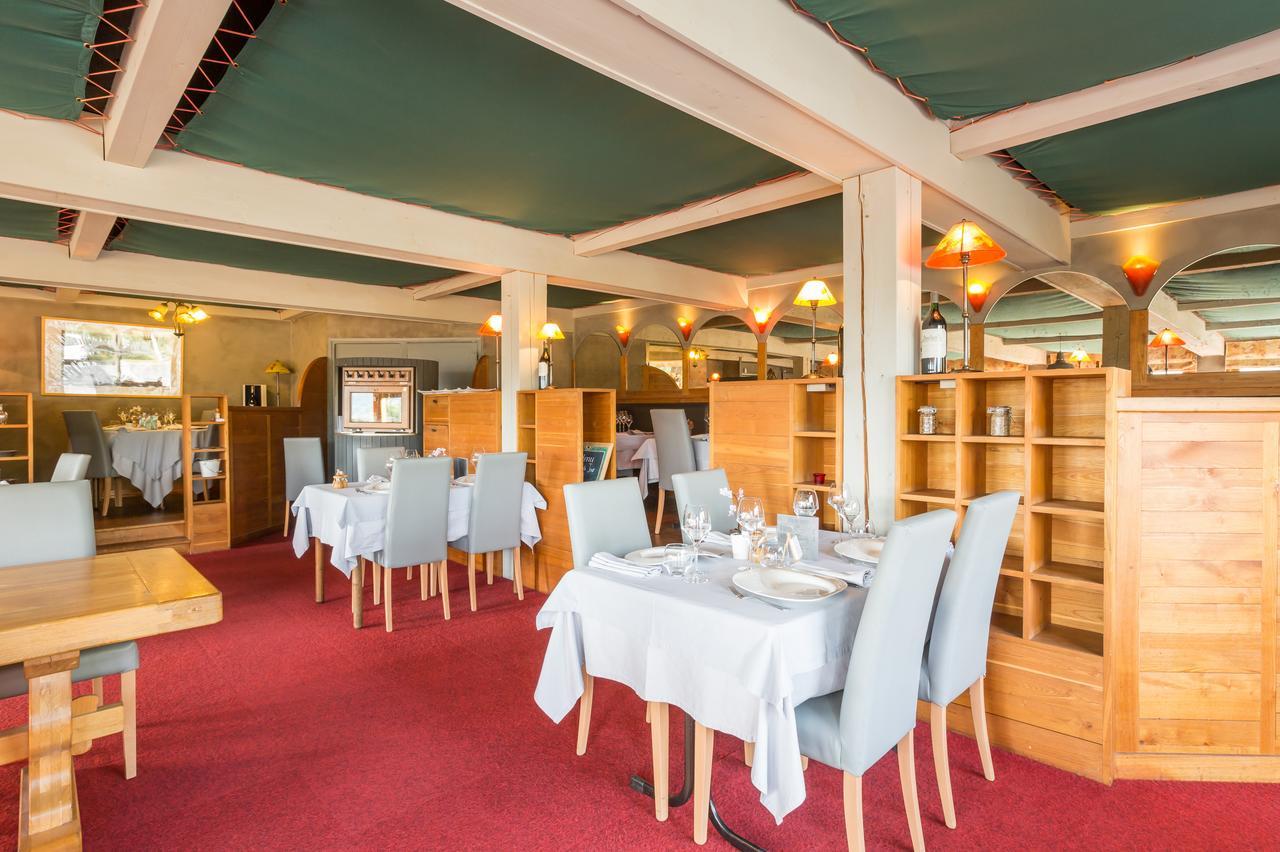 Logis Hotel Restaurant La Tour Dunières Buitenkant foto