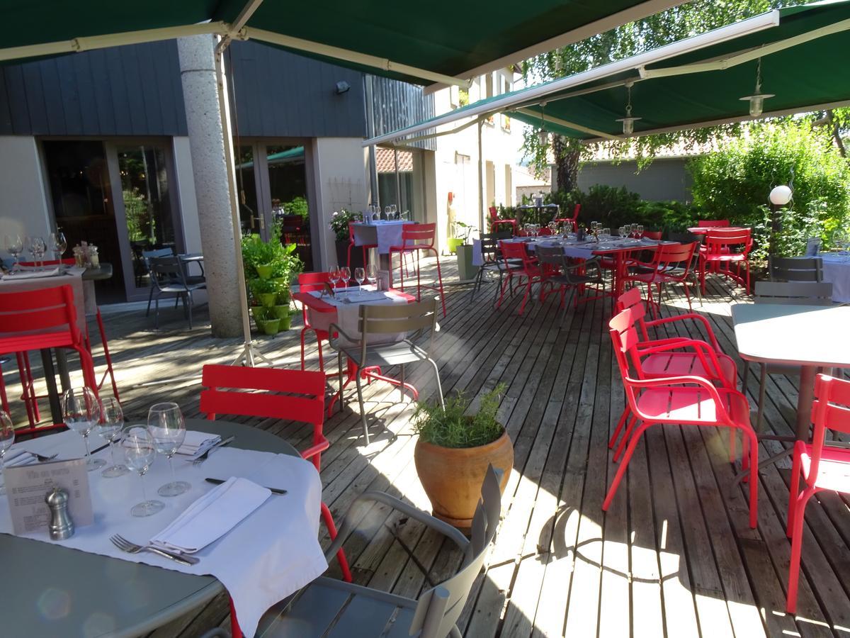 Logis Hotel Restaurant La Tour Dunières Buitenkant foto